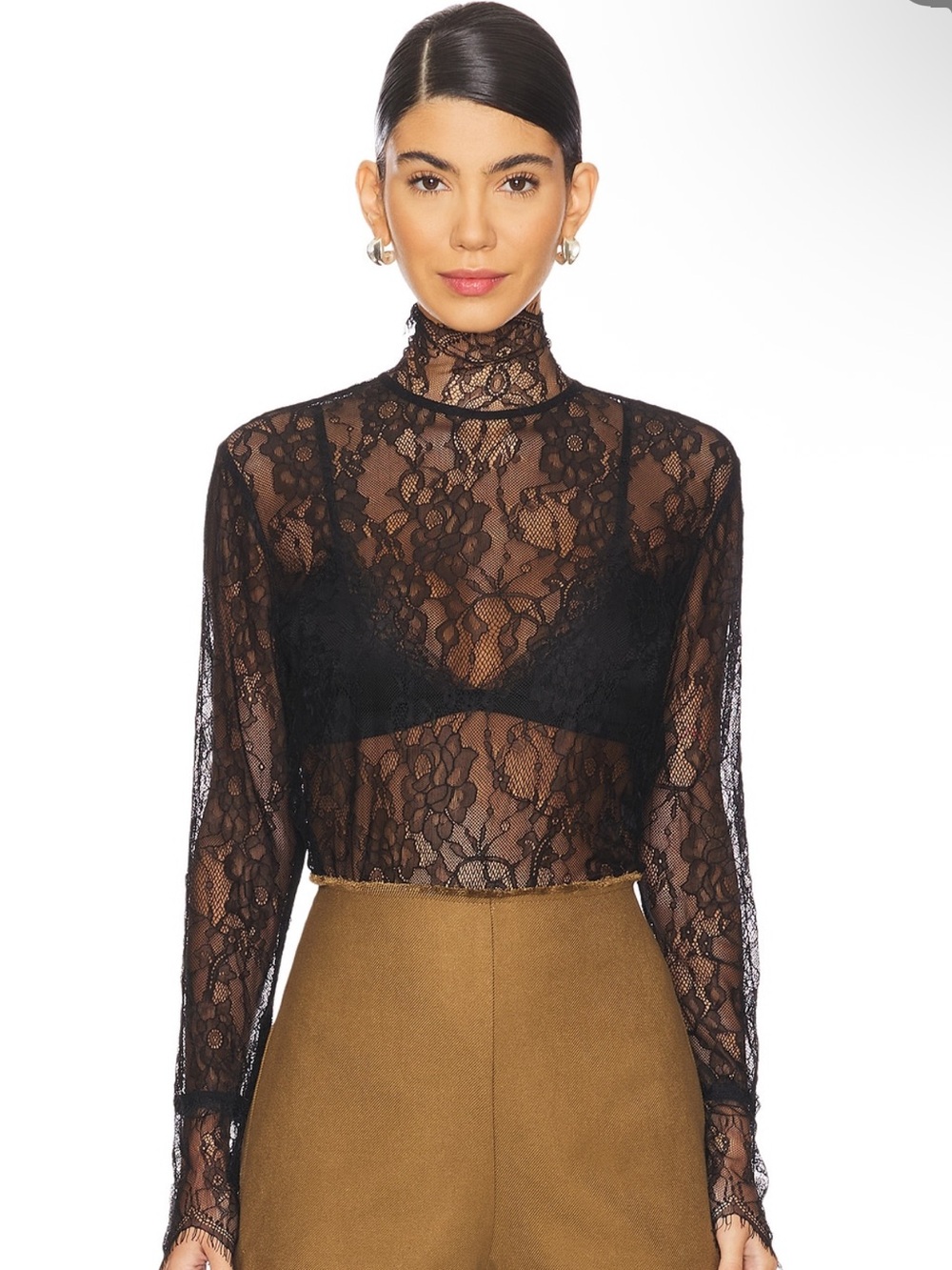 Mary lace top in black